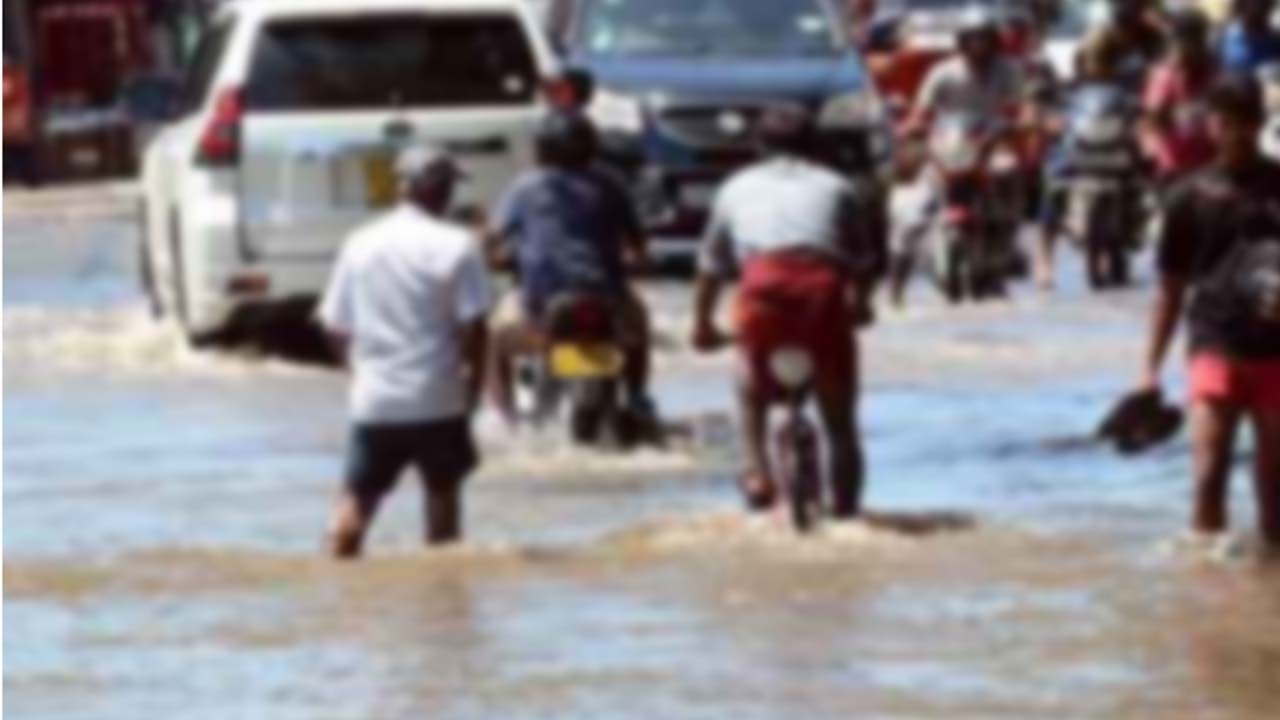 மல்வத்து ஓயாவில் வெள்ள அபாயம்..!