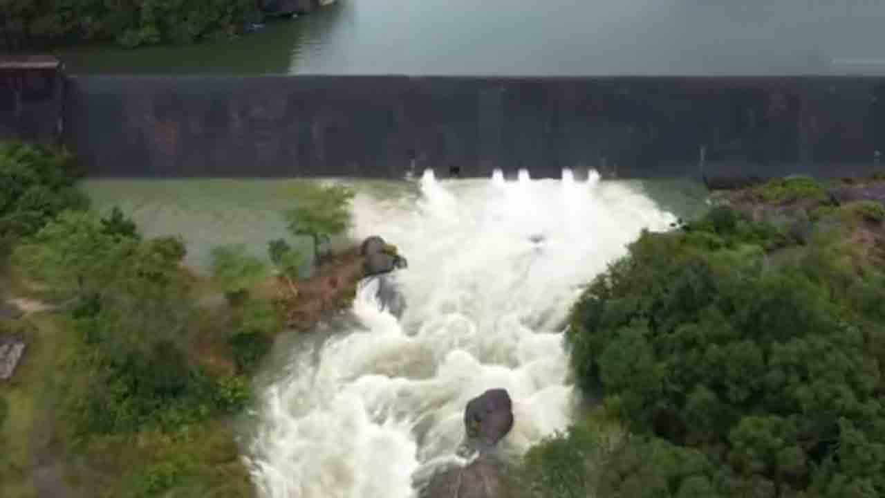 கனமழை, சேனாநாயக்க சமுத்திரத்தின் வான் கதவுகள் திறப்பு..!