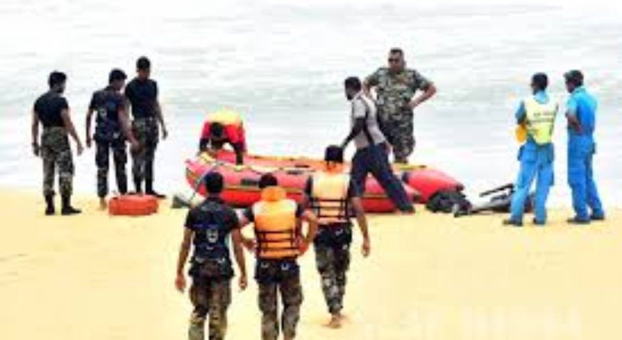 பாணந்துறை கடலில் அடித்துச் செல்லப்பட்ட 13 பேர்.