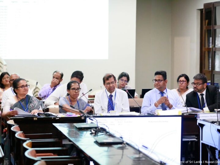 சுமார் 8 மில்லியன் பேர் ஊழியப் படையில் இருந்தபோதும், சுமார் 800,000 பேர் மட்டுமே வரி வலையின் கீழ் வருவது ஏன்?