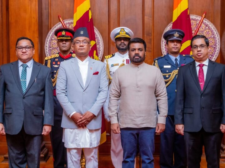 மூன்று புதிய வெளிநாட்டுத் தூதுவர்கள் நற்சான்றிதழ் பத்திரங்களை ஜனாதிபதியிடம் கையளித்தனர்