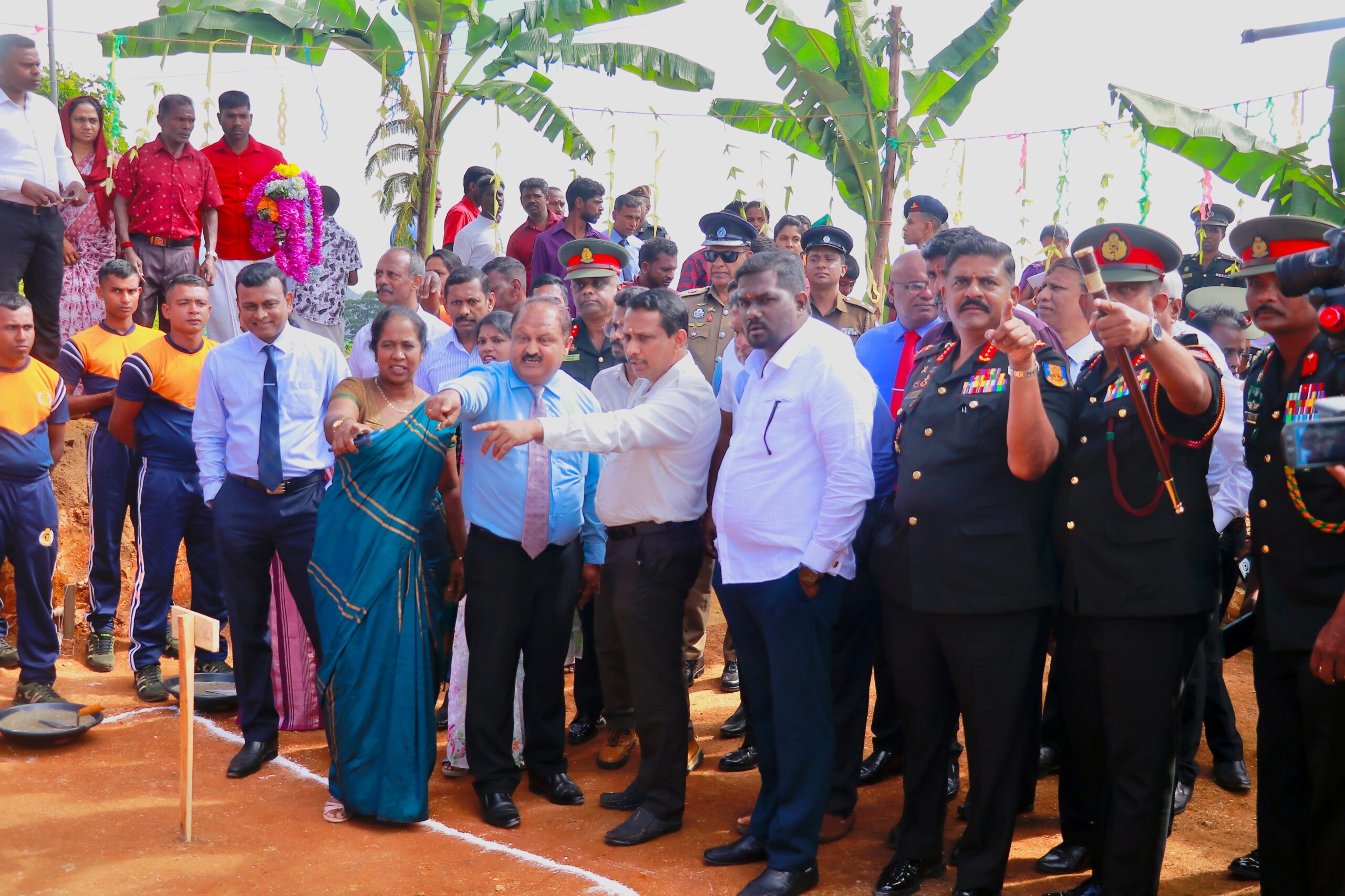 51 குடும்பங்களுக்கு வீடு