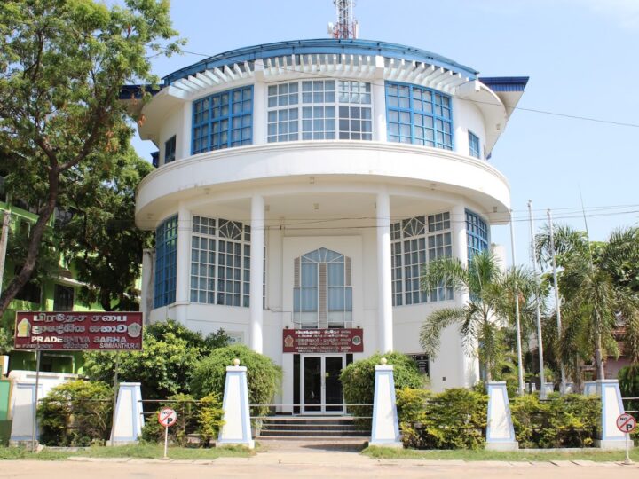 அம்பாறை மாவட்டத்தில் 20 அரசியல் கட்சிகளும், 24 சுயேச்சைக் குழுக்களும் வேட்புமனு தாக்கல்!