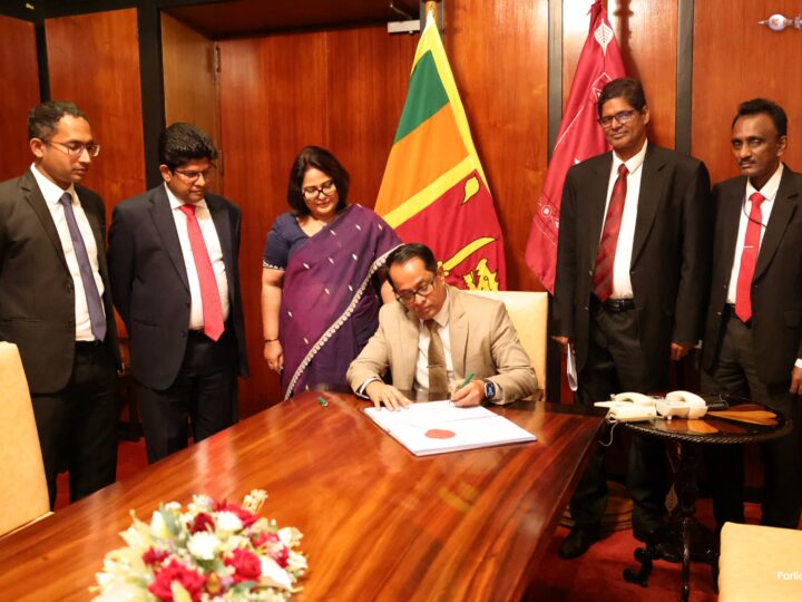 ஒதுக்கீட்டுச் சட்டமூலத்தை சான்றுரைப் படுத்தினார் சபாநாயகர் 