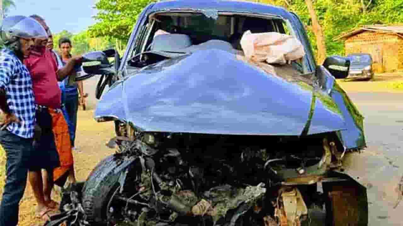 வாகனம் கட்டுப்பாட்டு இழந்ததால் இருவர் பலி