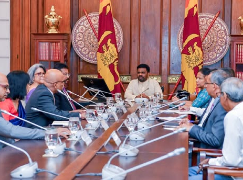 நாட்டில் ஏற்பட்டுள்ள அரசியல் மாற்றத்தின் செய்தியை சர்வதேச சமூகத்திற்கு எடுத்துச் செல்வது இராஜதந்திரிகளின் பொறுப்பாகும். – ஜனாதிபதி