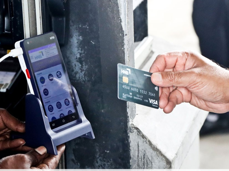 இன்று முதல் அதிவேக நெடுஞ்சாலைகளில் வங்கி அட்டை மூலம் பணம் செலுத்தும் வசதி