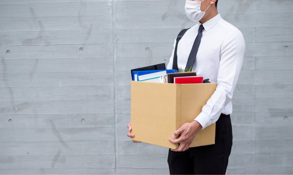 6,800 பேர் பணி நீக்கம்