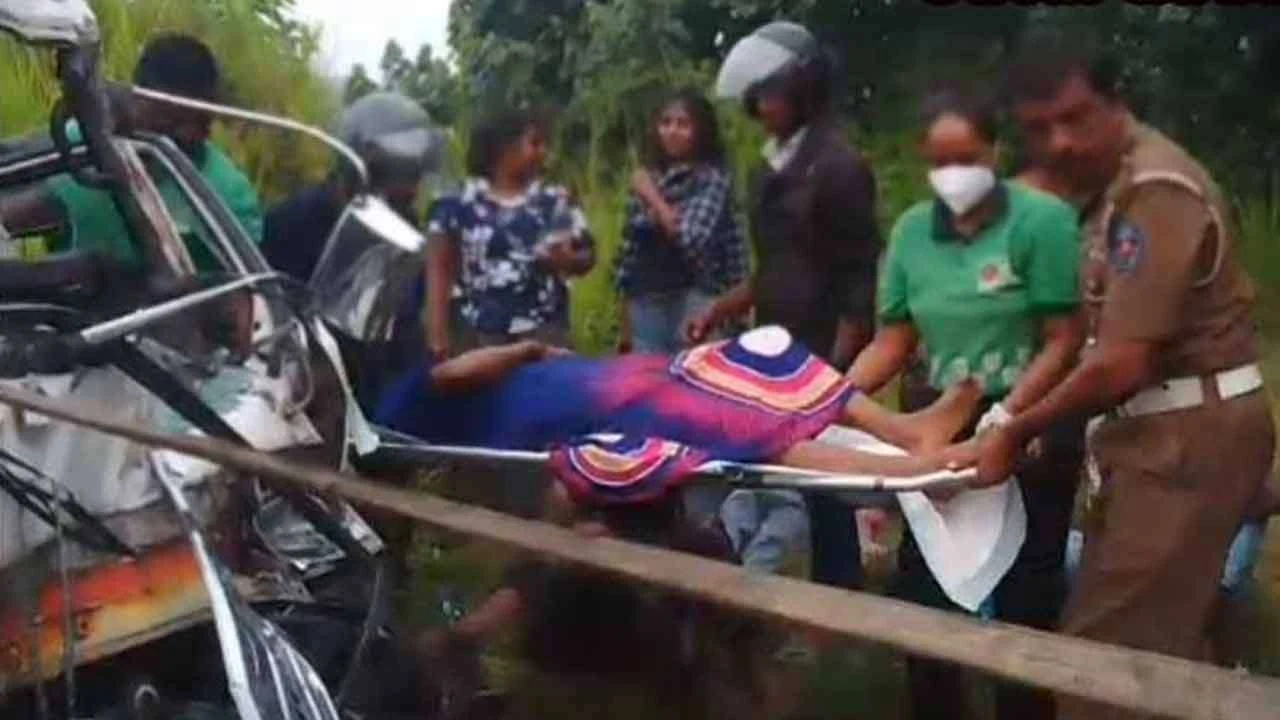 மாத்தறை-அக்குரஸ்ஸ பிரதான வீதியில்  விபத்து