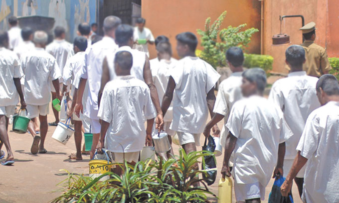 பள்ளேகலை சிறையிலிருந்து கைதிகள் இருவர் தப்பியோட்டம்!