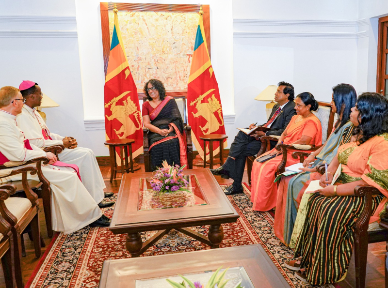 பிரதமர்- வத்திக்கான் மற்றும் நியூசிலாந்து இராஜதந்திர பிரதிநிதிகளை சந்தித்தார்