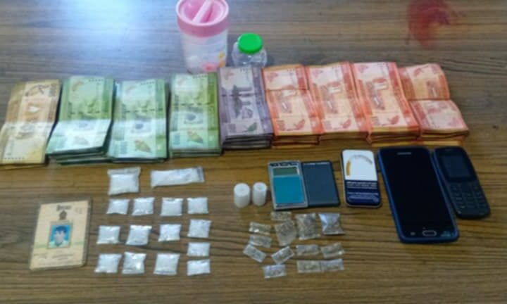 போதை பொருள் மற்றும் பணத்துடன் இருவர் கைது