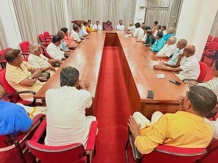 ஐயப்ப பக்தர்கள் மற்றும் பிரதி அமைச்சருக்கு இடையில் கலந்துரையாடல்