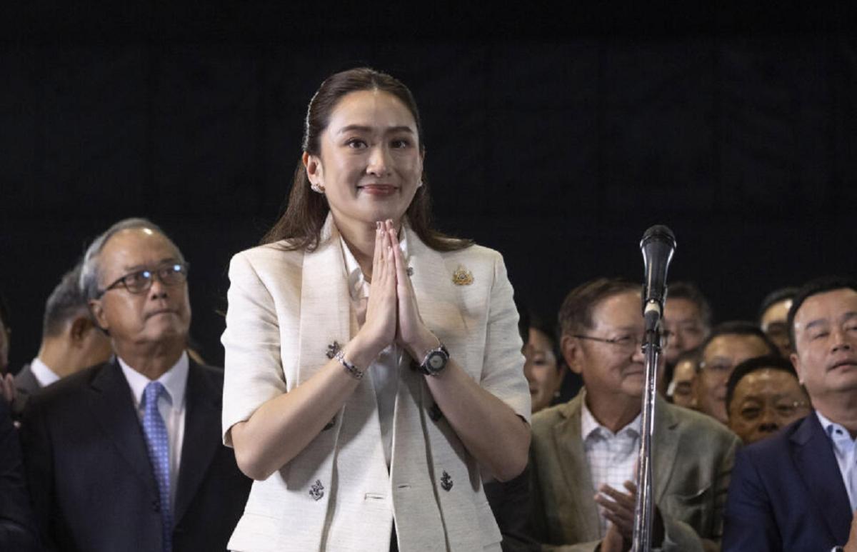 தாய்லாந்து பிரதமர் பதவியிலிருந்து இடைநீக்கம்