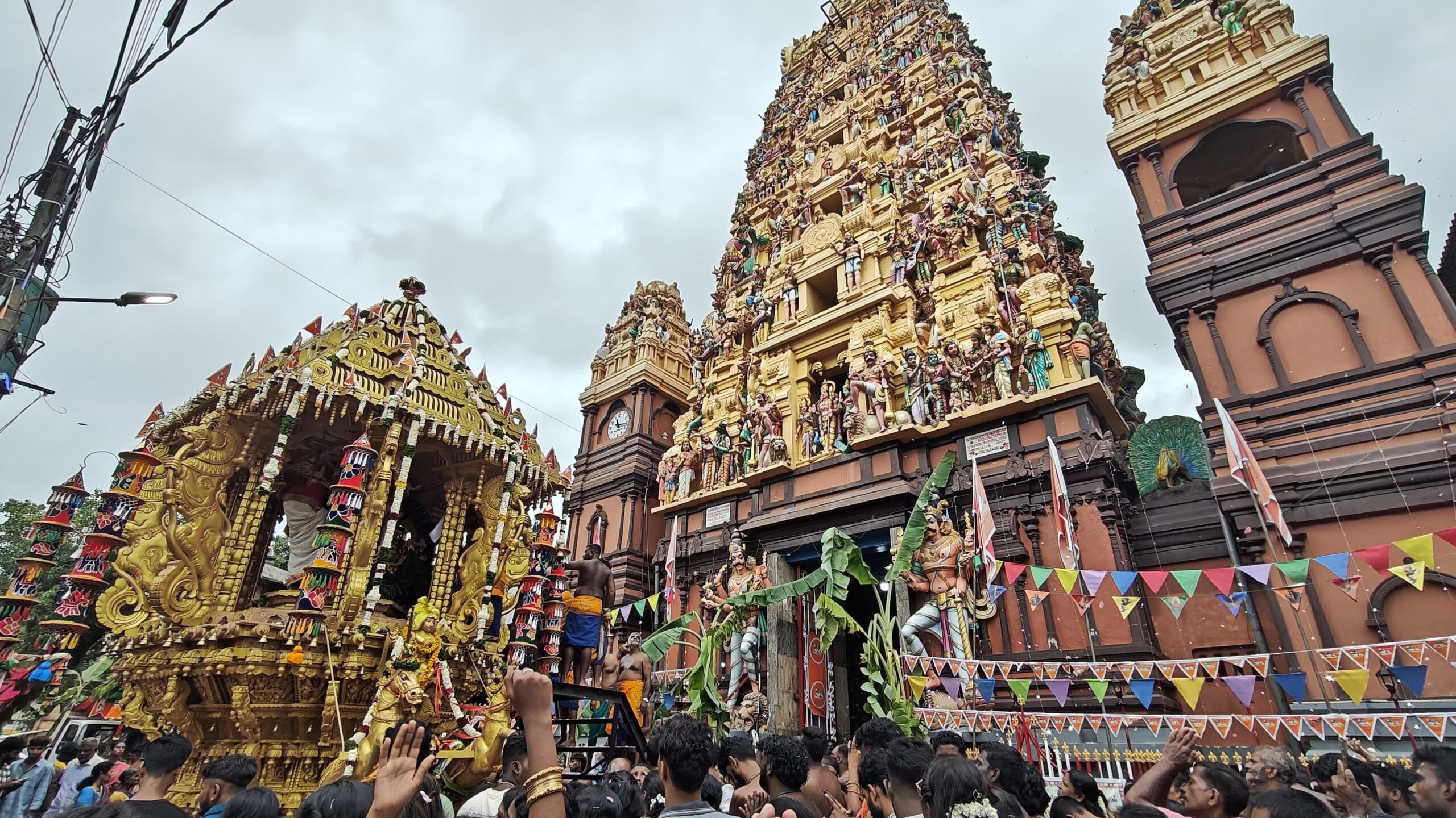 கொம்பெனித் தெரு தங்கத் தேர்