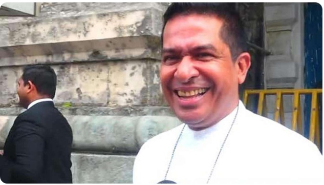 சுஜிவ சேனசிங்க குற்றப்புலனாய்வு திணைக்கள முன்னிலையில்