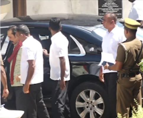 ரணில் விக்ரமசிங்கவின் சுகநலன்களை விசாரிக்க வந்த மஹிந்த ராஜபக்ஷ!