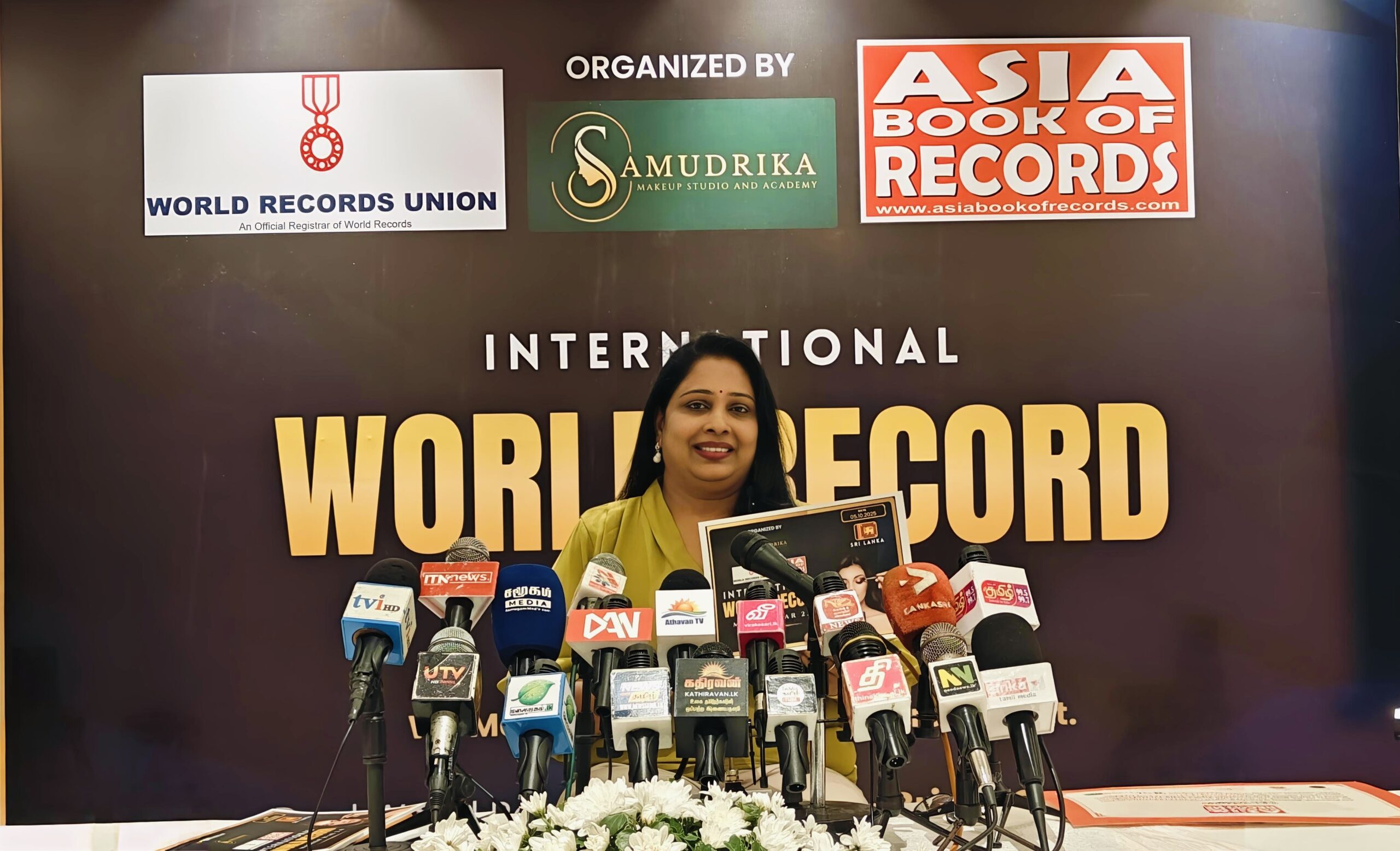 இரட்டை உலக சாதனைக்கு தயாராகும் சாமுத்ரிகா பெண்கள்.!