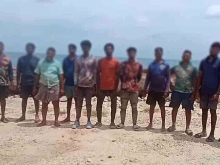 இந்திய மீனவர்கள் 12 பேருக்கு விளக்கமறியல்