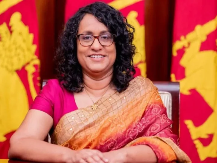 சுயாதீனமான சேவைக்குத் திறமையான அதிகாரிகள்