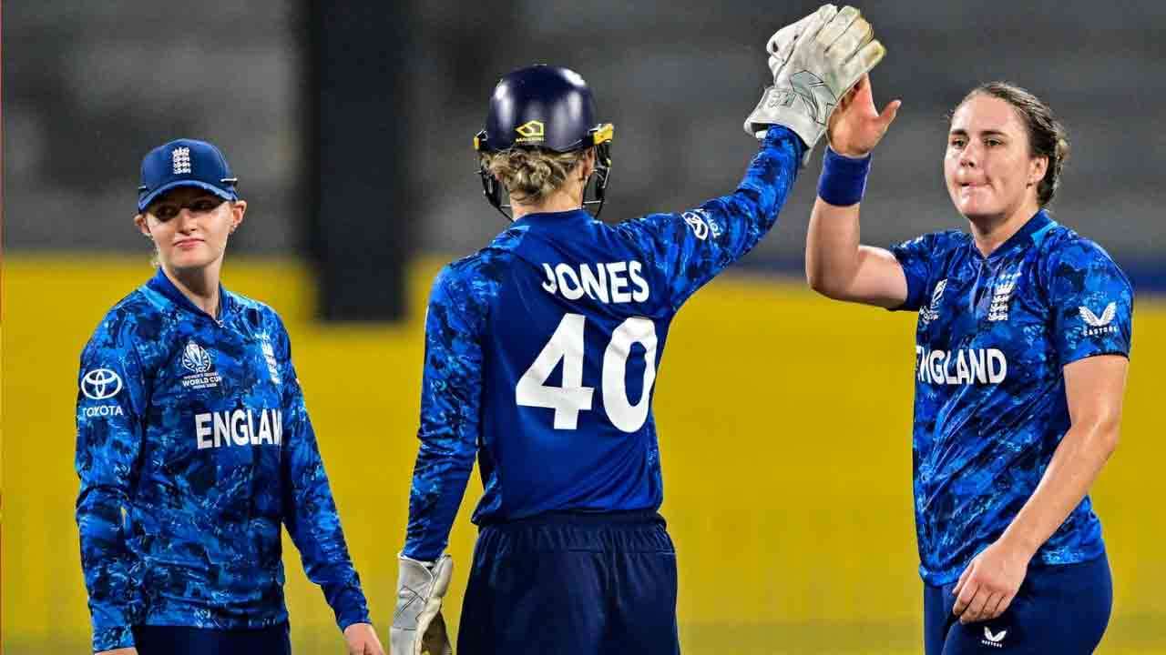 இங்கிலாந்து மகளிர் அணி வெற்றி