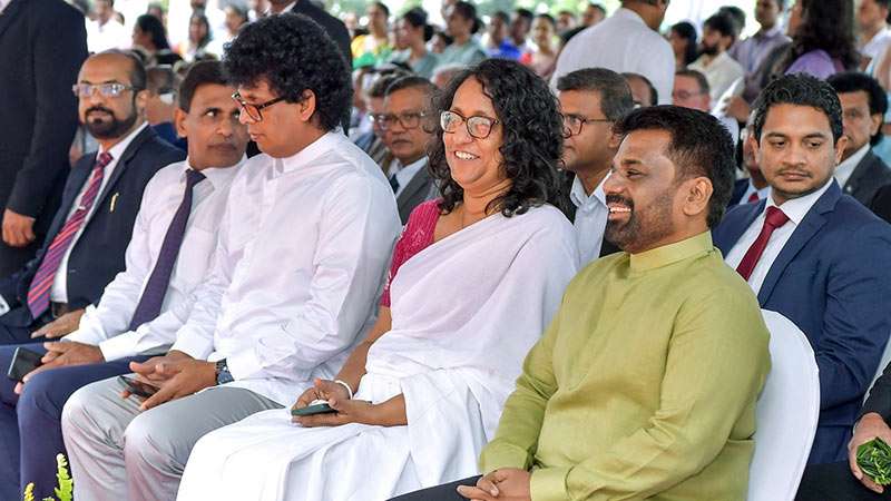 ஜனாதிபதி மற்றும் பிரதமரின் தீபாவளி தின வாழ்த்துச் செய்தி