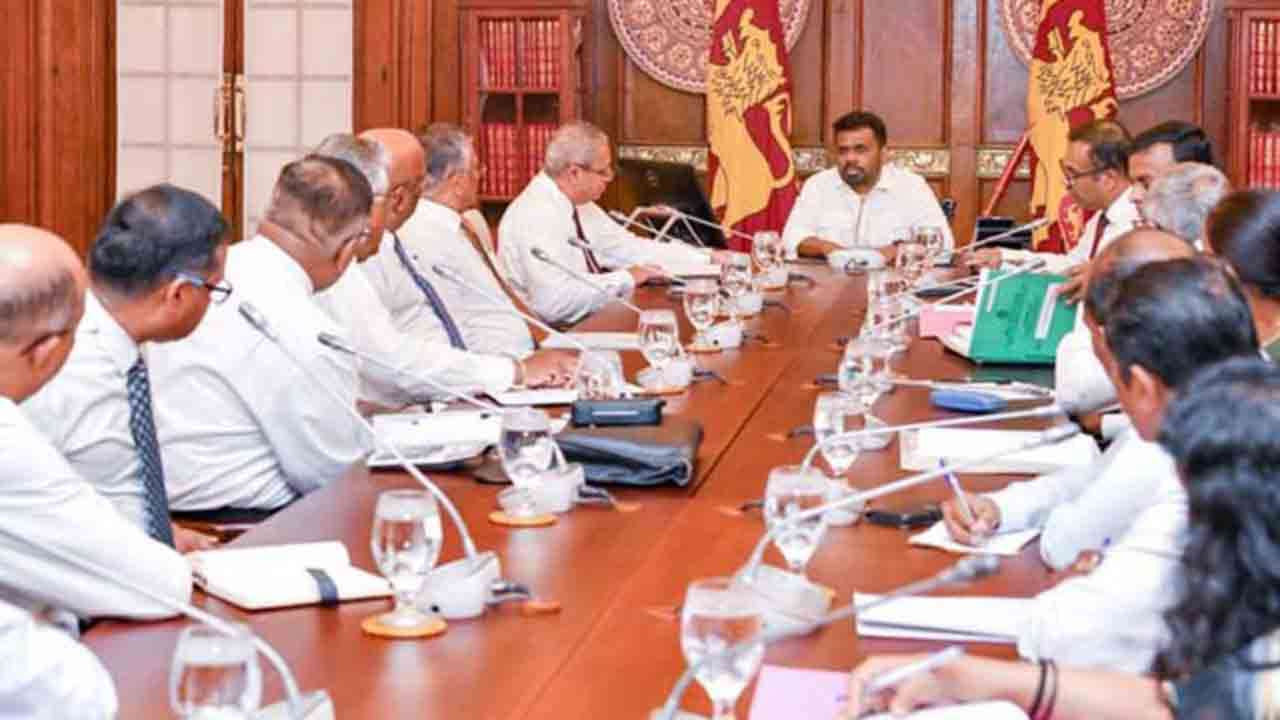 தோட்டத்தொழிலாளர் சம்பள உயர்வு: நிறுவனங்களுடன் ஜனாதிபதி பேச்சு