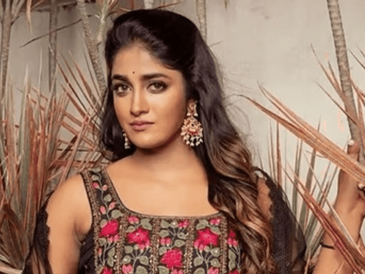 நடிகை டிம்பிள் ஹயாதிமீது பணிப்பெண் புகார்