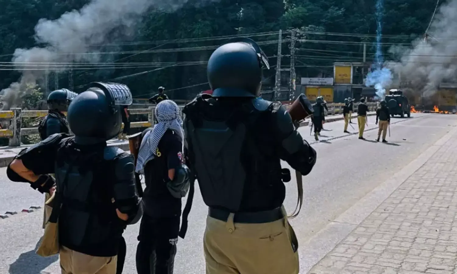 காஷ்மீர் போராட்டத்தில் 12பேர் உயிரிழப்பு