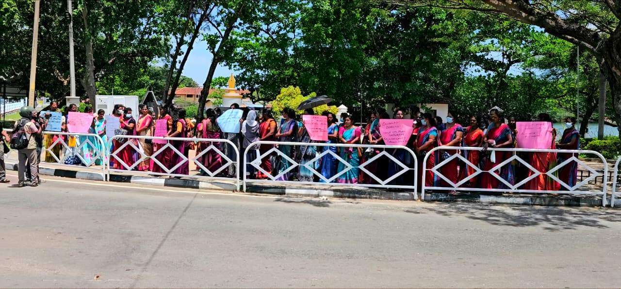 மட்டக்களப்பு மாவட்ட முன்பள்ளி ஆசிரியர்கள் கண்டன ஆர்ப்பாட்டம்