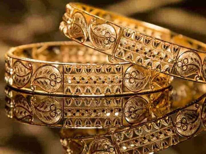 உயர உயரப் பறக்கும் தங்கம்