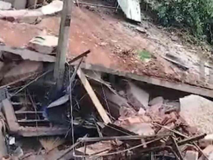 கடுகண்ணாவ பகுதியில் மண்சரிவு: ஒருவர் பலி; வீதி மூடப்பட்டது