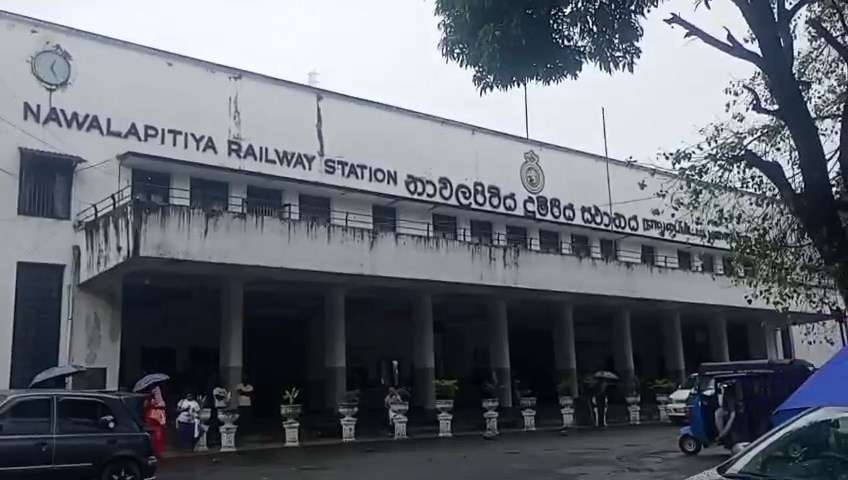 நாவலப்பிட்டியில் ரயிலில் மோதுண்டு இறந்தவர் அடையாளம் தெரியவில்லை