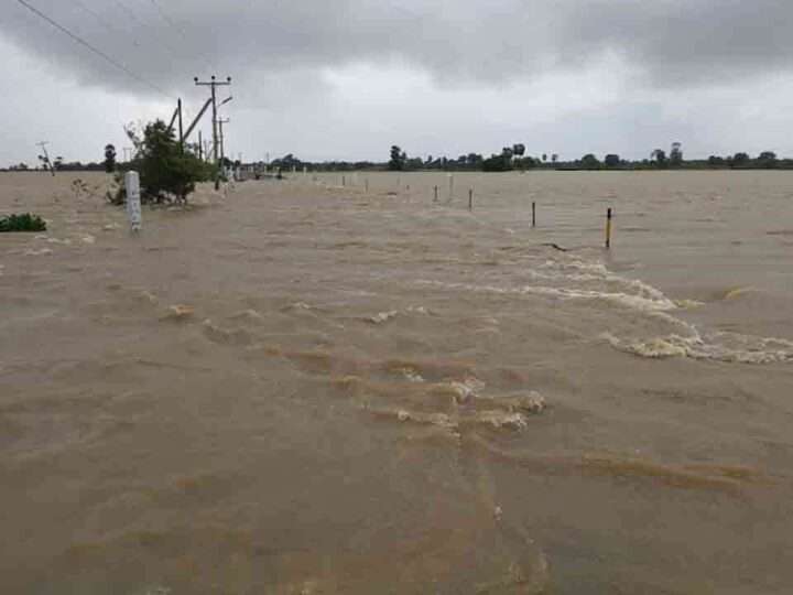 மட்டக்களப்பில் மூன்று ஆற்றுப்படுகைகளுக்கு எச்சரிக்கை