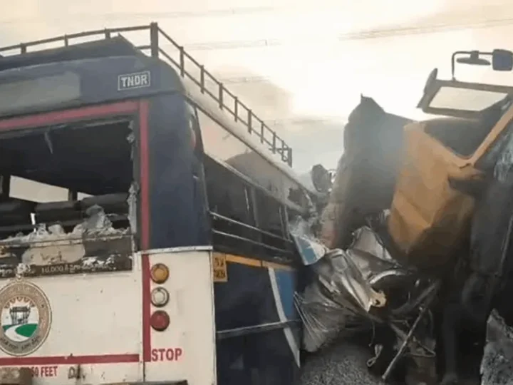 இந்தியாவில் பஸ் விபத்தில் 24 பேர் உயிரிழப்பு