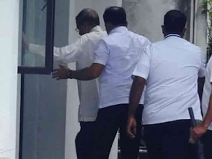 மைத்திரி இலஞ்ச விசாரணை ஆணைக்குழுவில் ஆஜர்