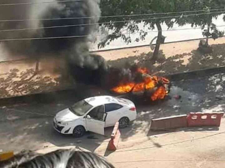 பாகிஸ்தான் கார் குண்டுத் தாக்குதலில் 12பேர் உயிரிழப்பு