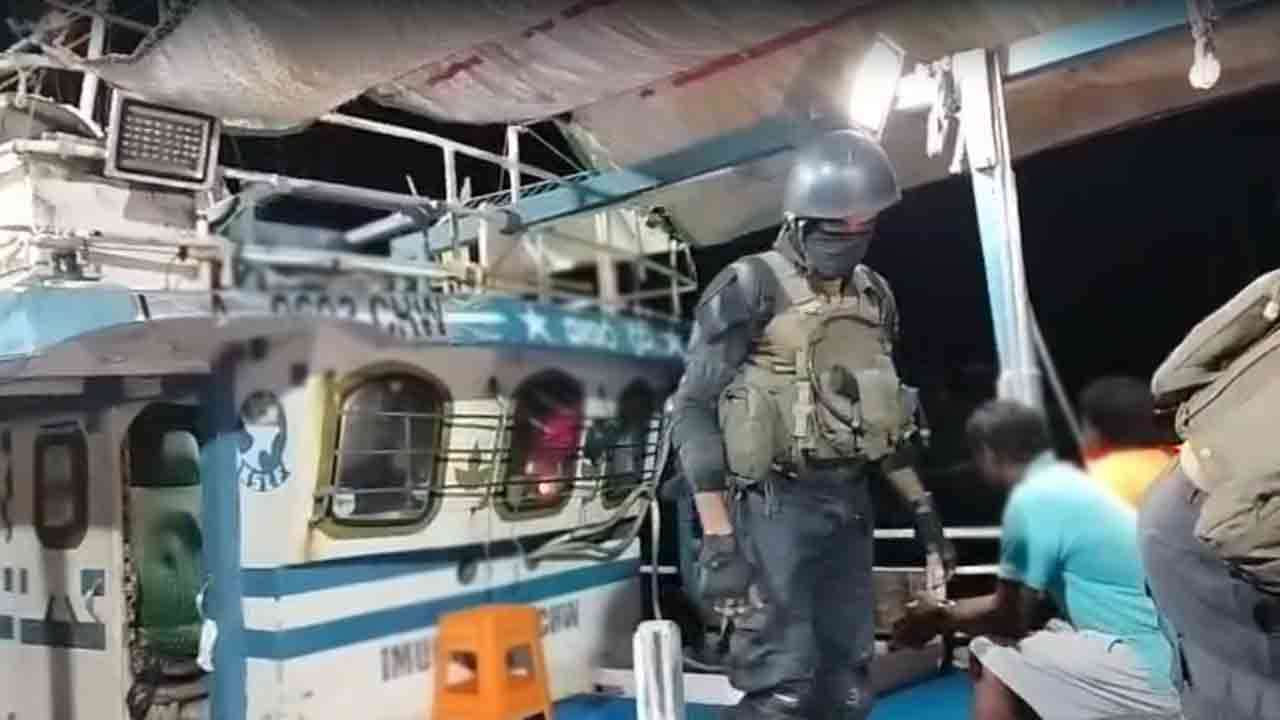 தென் கடலில் மீட்கப்பட்ட போதைப் பொருள் 300 கிலோவுக்கும் அதிகம்