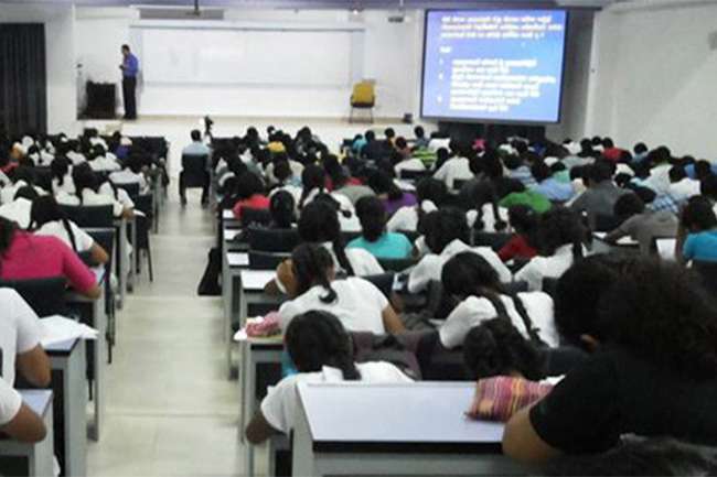 நாலாந்திகதி நள்ளிரவுடன் பிரத்தியேக வகுப்புகள், கருத்தரங்குகள் தடை