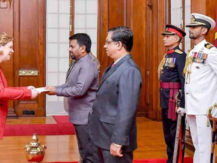 புதிய இராஜதந்திரிகள் ஜனாதிபதியிடம் நியமனக் கடிதங்களைக் கையளித்தனர்