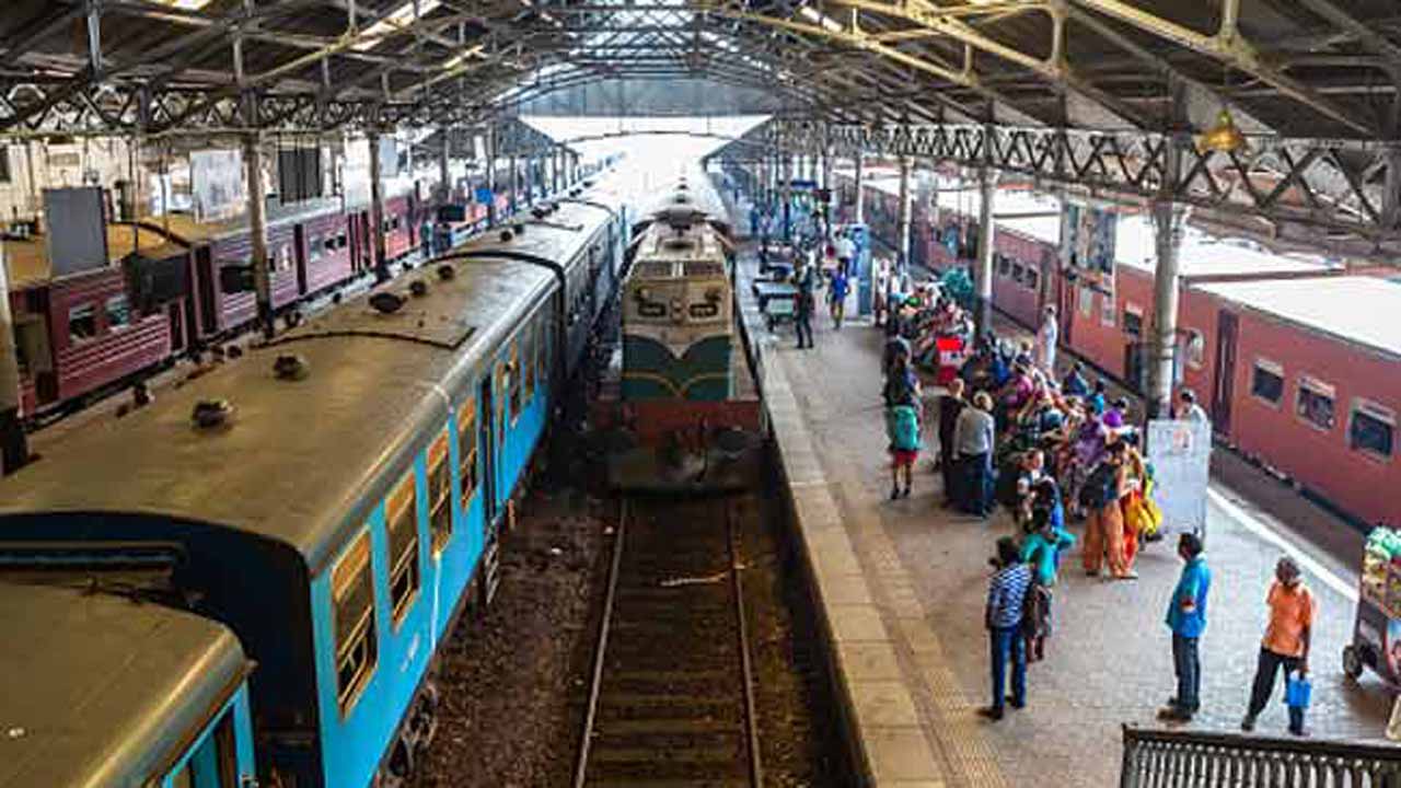 பண்டிகைக் காலத்தை முன்னிட்டு விசேட ரயில் சேவை