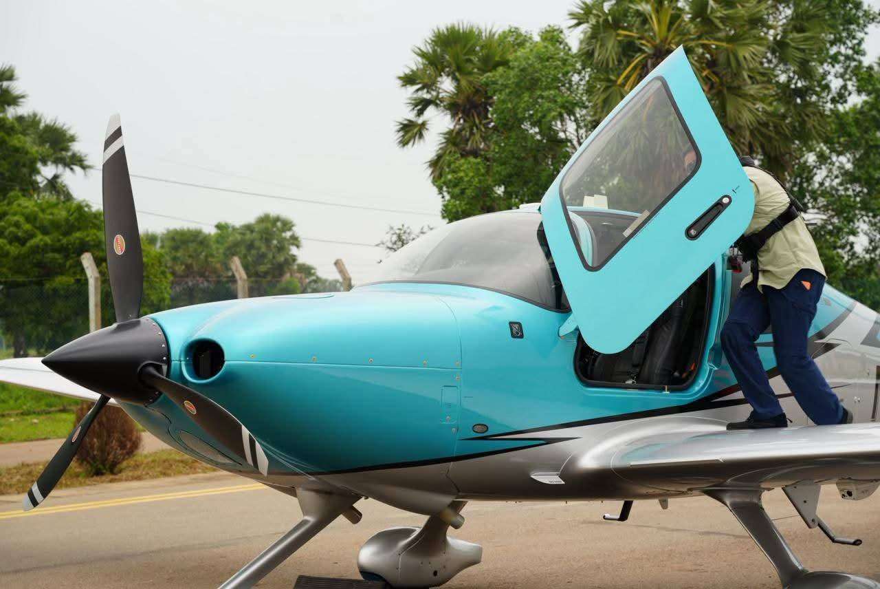 மலேசியாவில் இருந்து சிறிய ரக விமானம் இலங்கைக்கு!