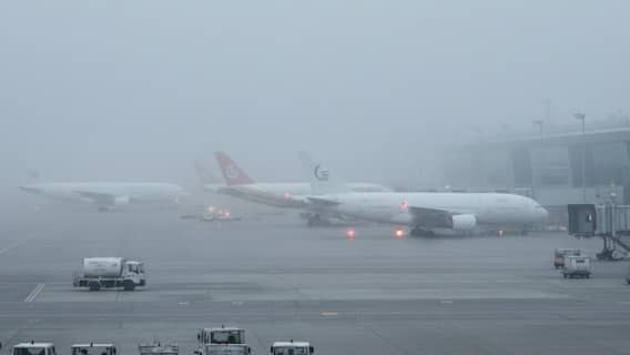 இந்தியாவில் மூடுபனி – 100க்கும் மேற்பட்ட விமானங்கள் ரத்து