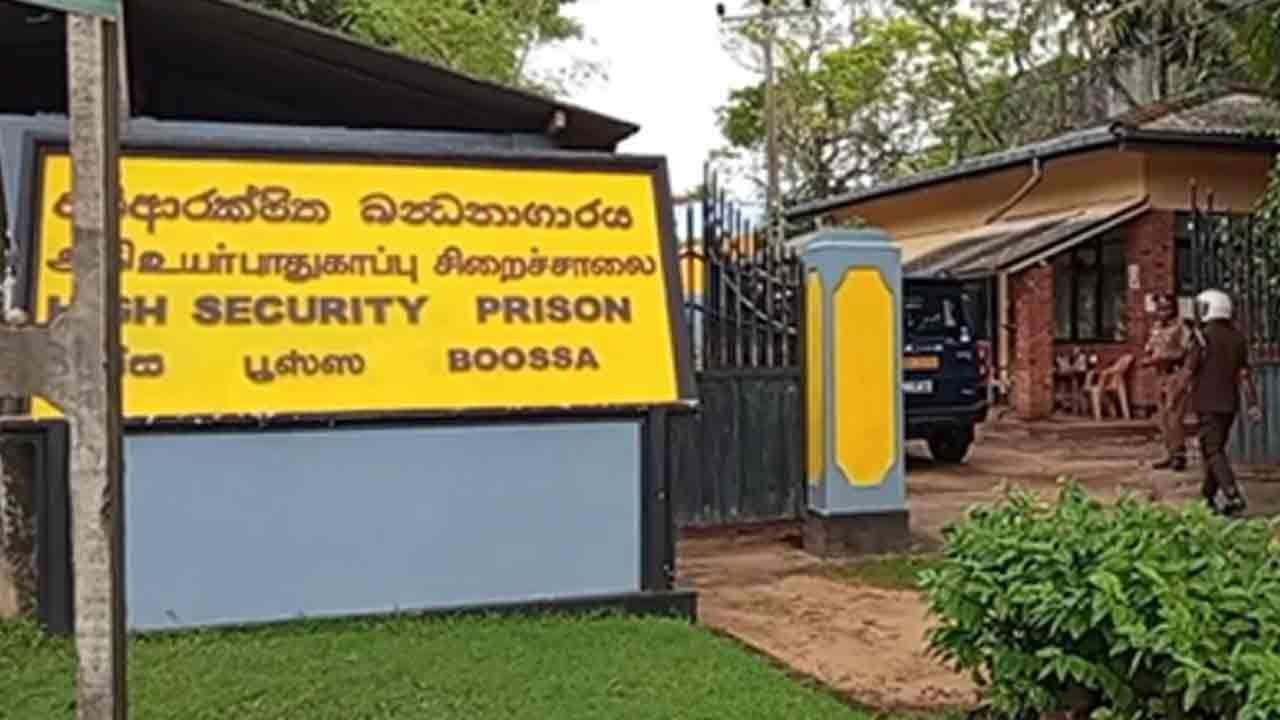 பூசா சிறையில் அமைதியின்மை: அத்தியட்சகர் காயம்