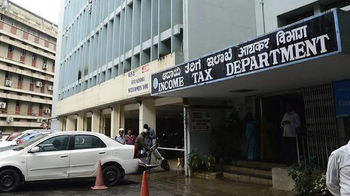 அரச வரி வருமானம் 4000 பில்லியன் ரூபாய்