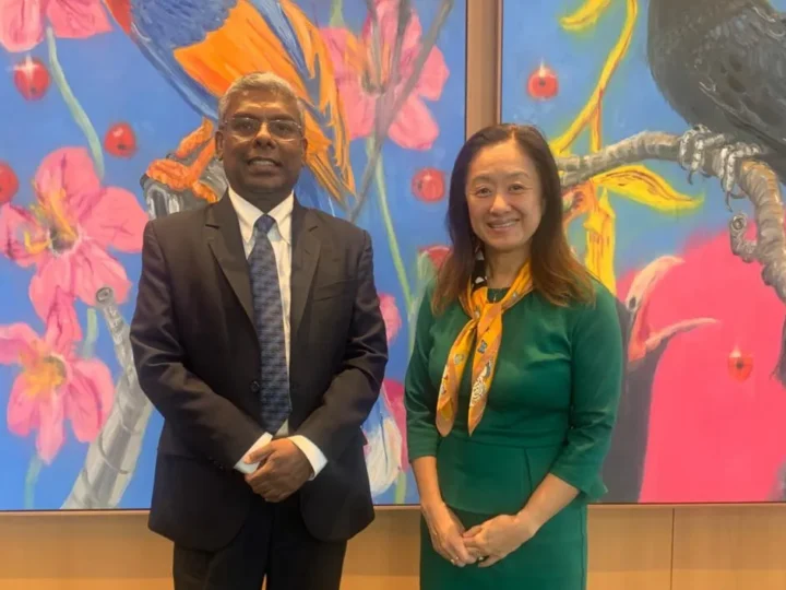 ஜூலி சாங் – பேராசிரியர் கோமிக உடுகமசூரிய இடையே சந்திப்பு