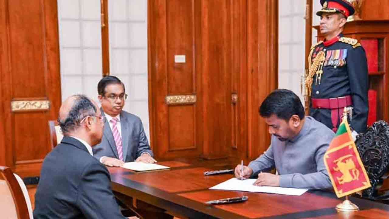 புதிய உச்ச நீதிமன்ற நீதியரசர் ஒருவர் பதவியேற்பு