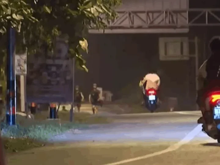 தாய்லாந்து-கம்போடியா எல்லையில் இரவு முழுவதும் துப்பாக்கி சூடு