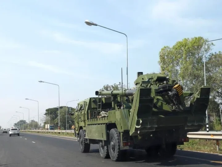 தாய்லாந்துக்கும் கம்போடியாவுக்கும் சிங்கப்பூர் அழைப்பு