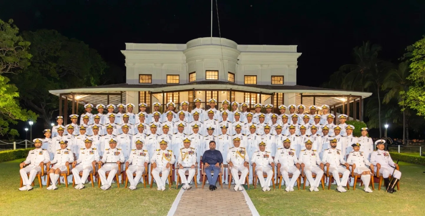 நாட்டை மீண்டும் கட்டியெழுப்ப உறுதியுடன் செயல்படுவோம்